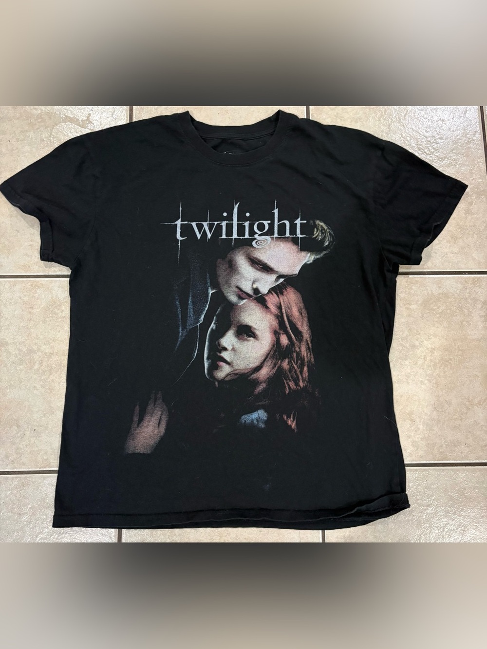 Twilight Black Graphic Tee with Edward & Bella women’s large